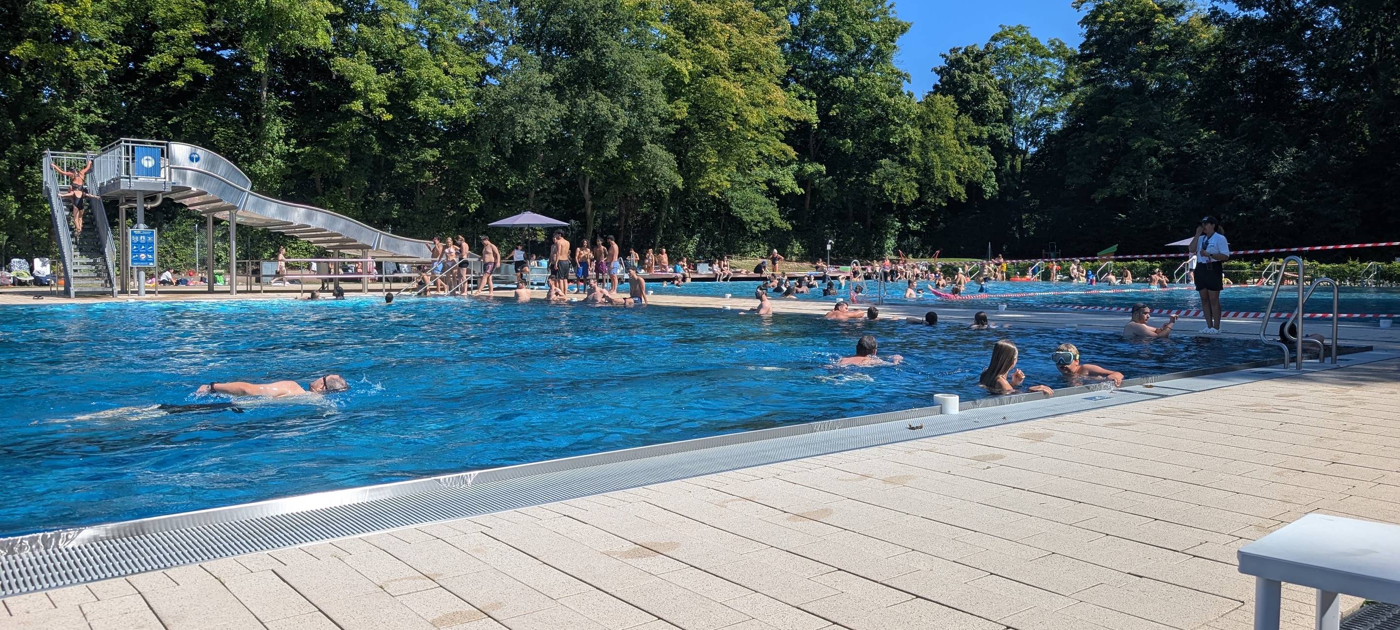 Sportausschuss Entscheidung: Schwimmbäder kürzer geöffnet