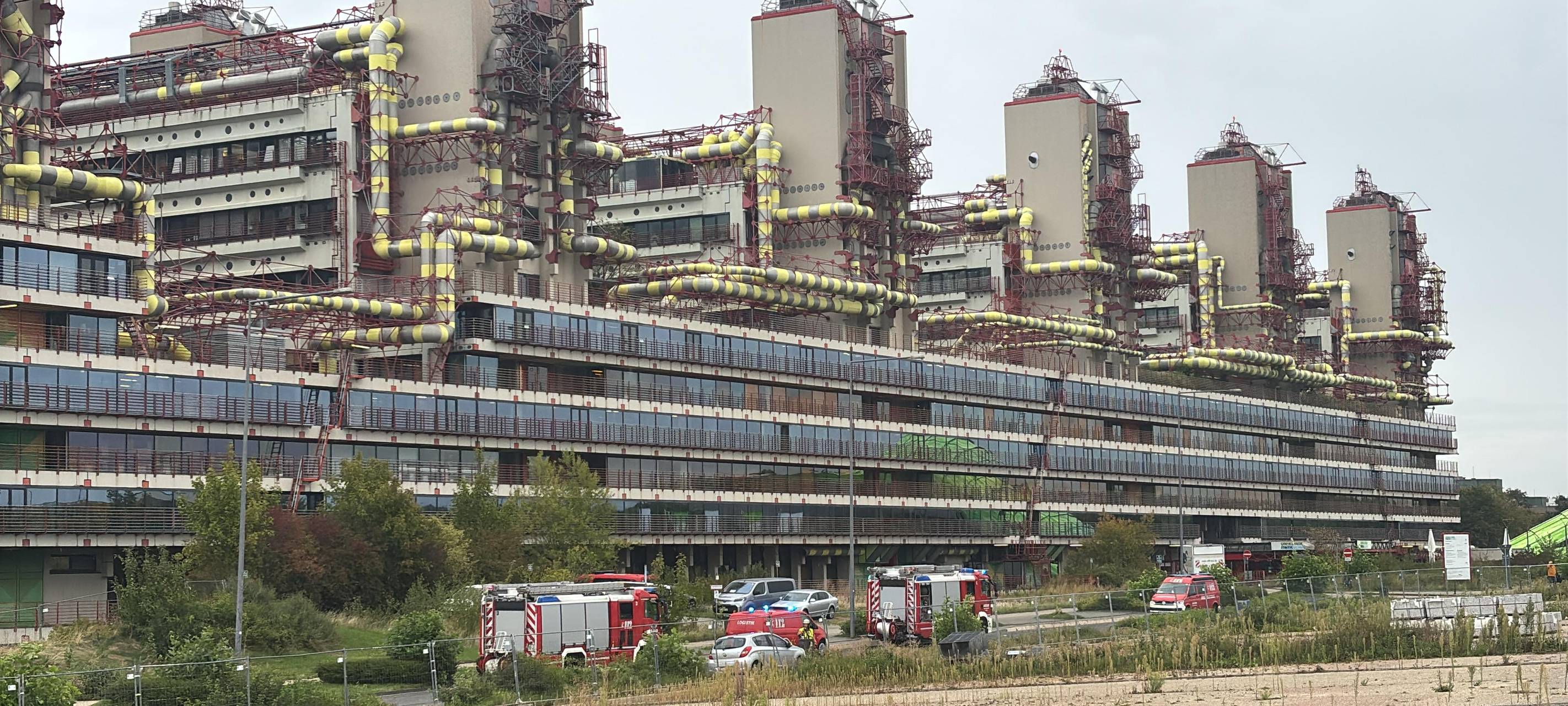 Größerer Feuerwehreinsatz an der Uniklinik