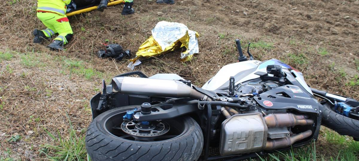 Motorradfahrer aus Baesweiler nach Unfall auf der L25 schwer verletzt