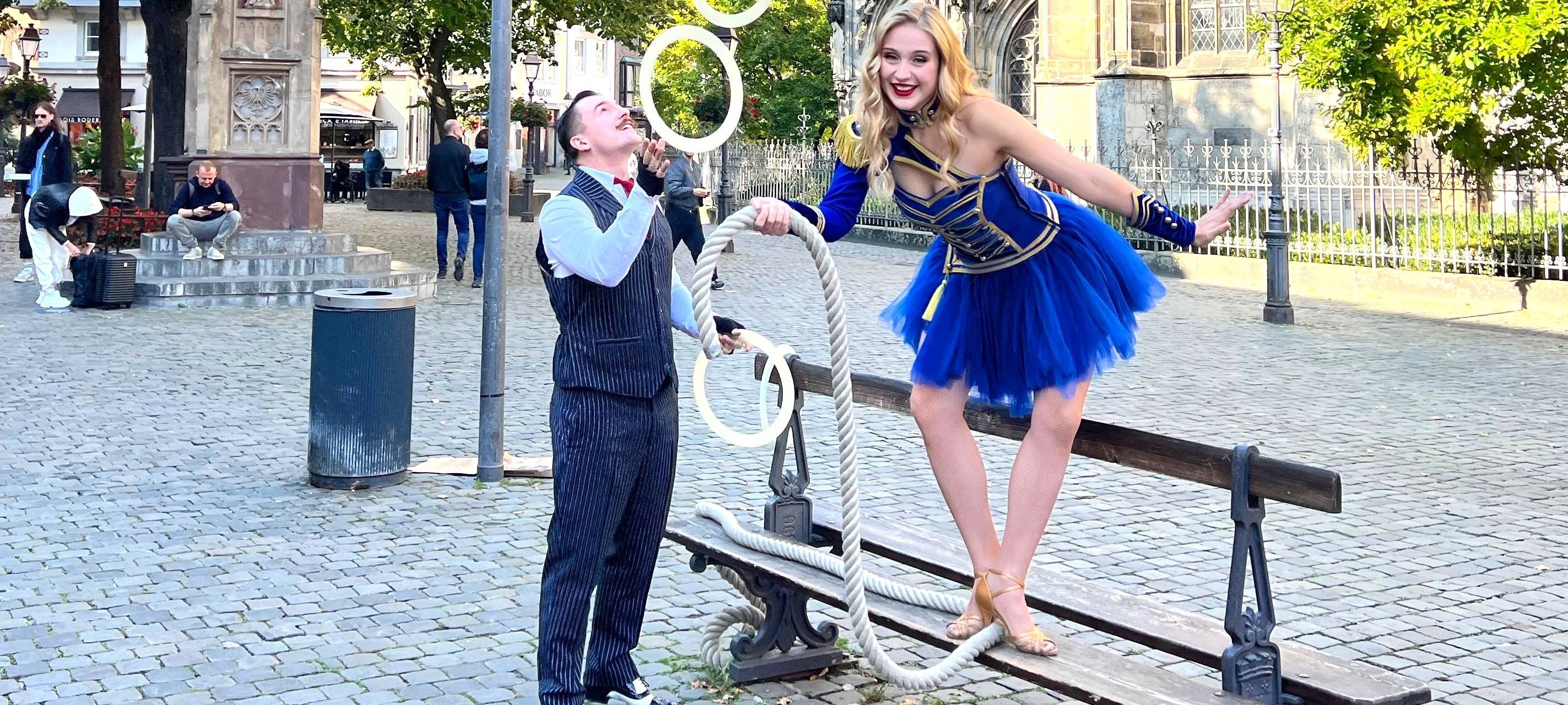 Aachener Weihnachtscircus startet mit „SPEKTAKULATIUS“