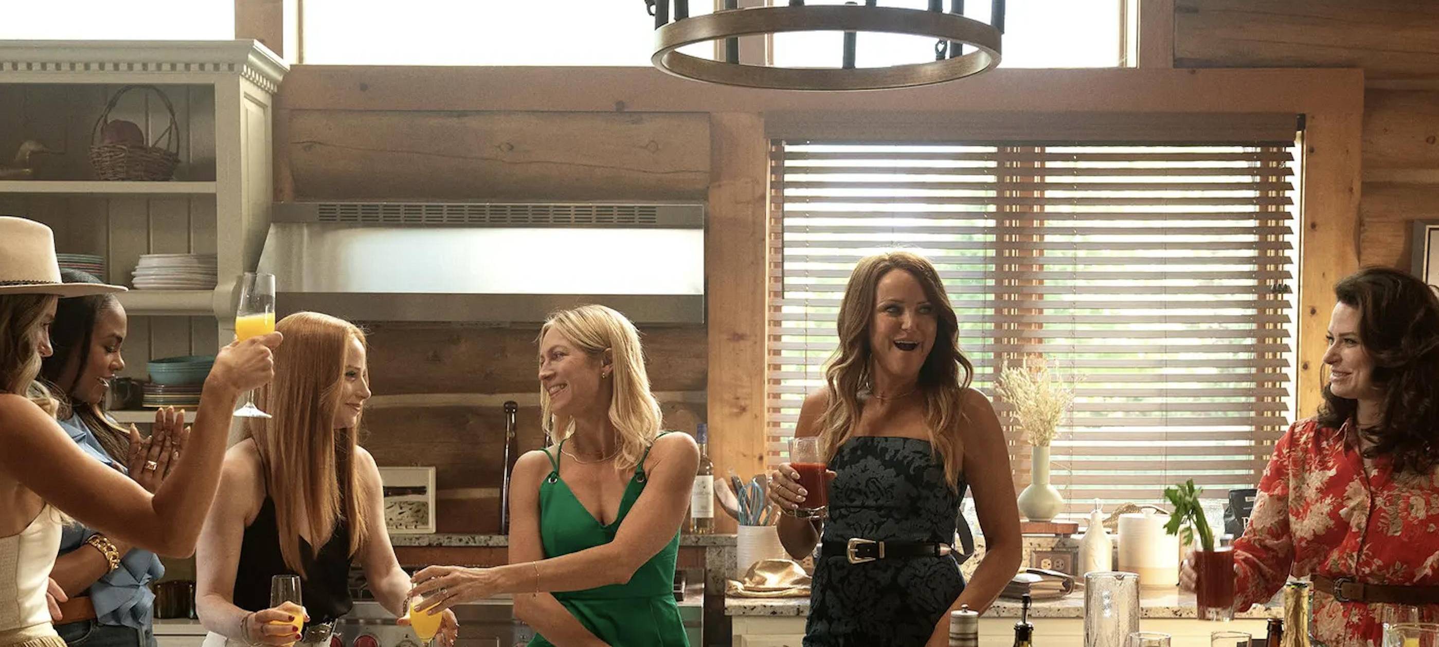 Sophie und die Frauen haben Spaß.