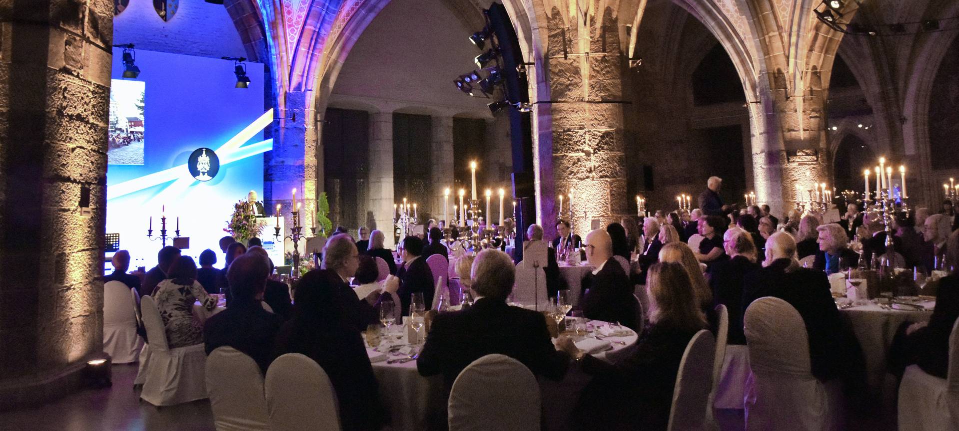 Wüst in Aachen: Demokratie unter Druck weltweit