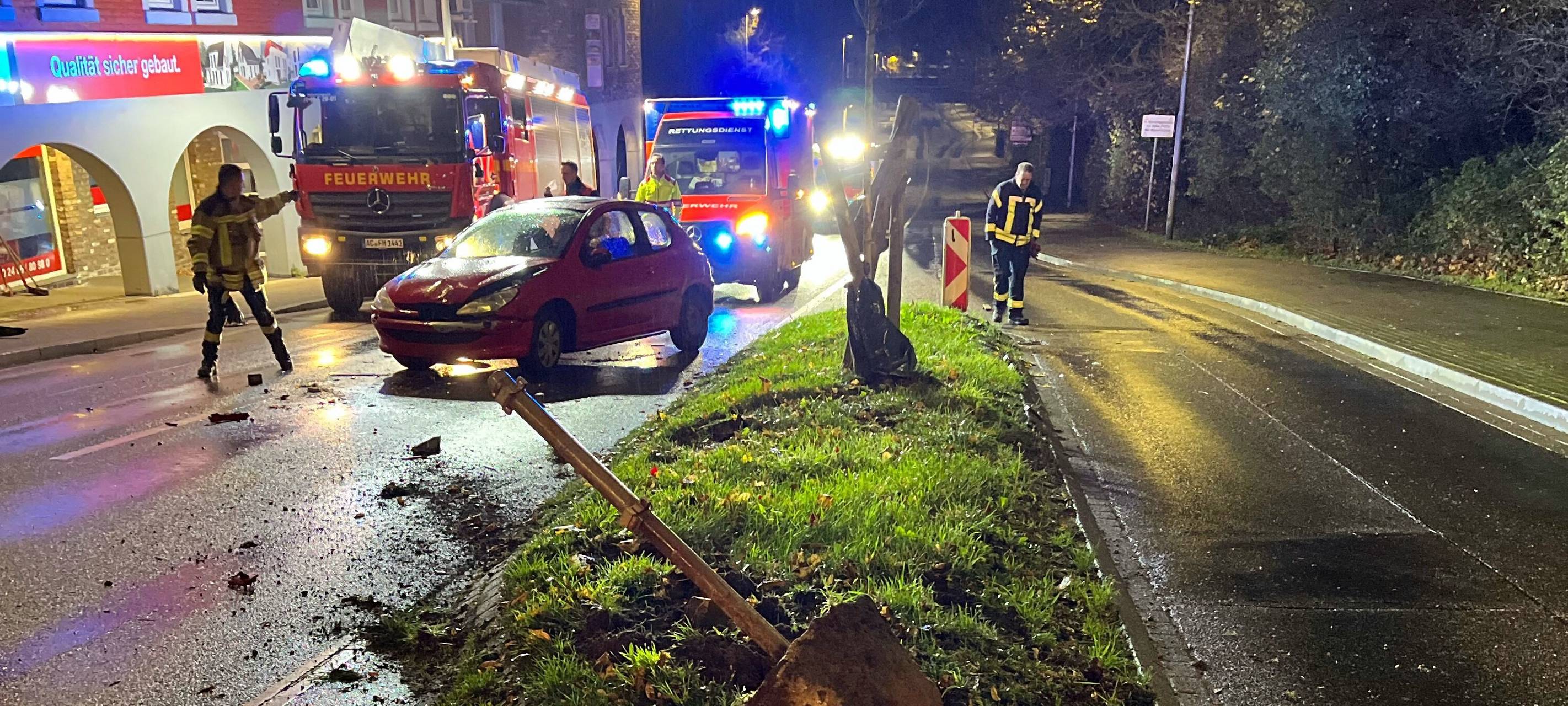 Herzogenrath: Autofahrer überschlägt sich