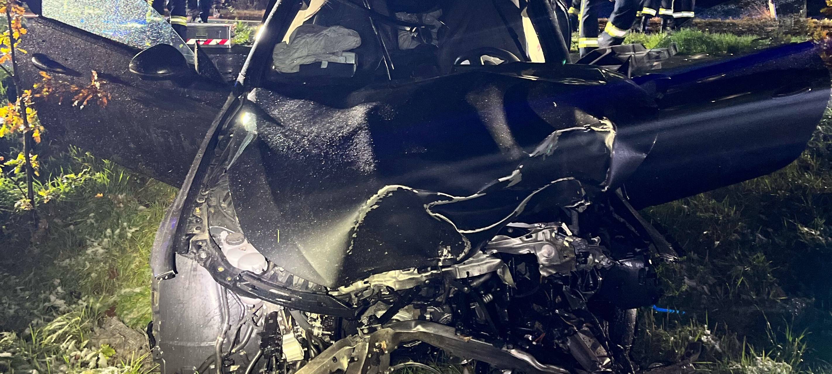 Unfall in Baesweiler: Auto wird 50 Meter über die Straße geschleudert