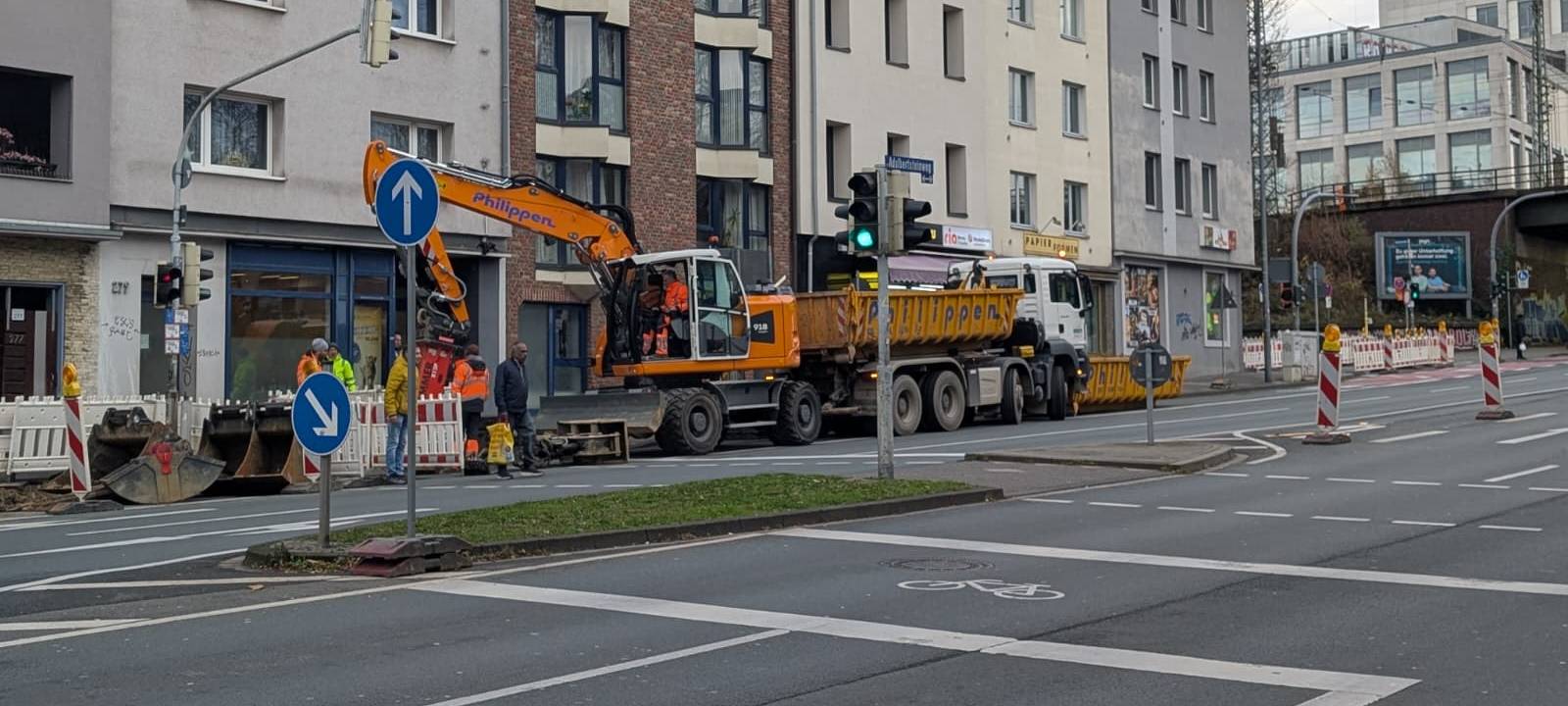 Kanal gebrochen: Adalbertsteinweg stadteinwärts einspurig