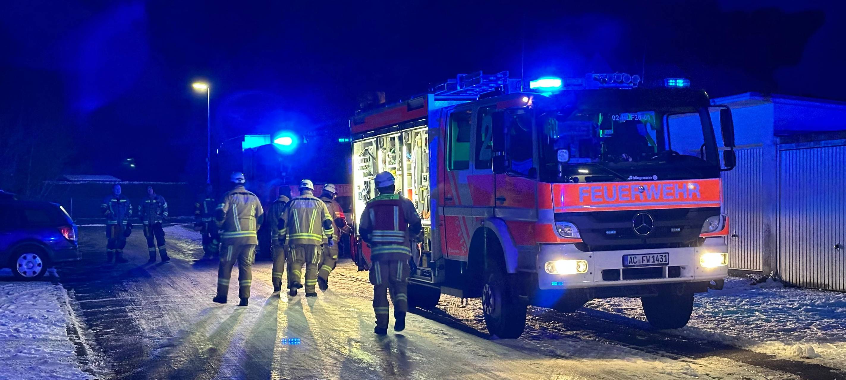 Grill in Wohnung: Drei Verletzte durch Rauchgasvergiftung