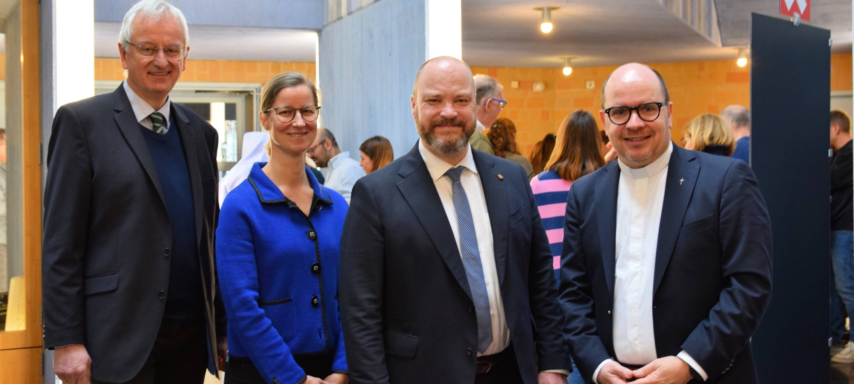 Ziemons würdigt Arbeit der Hilfswerke