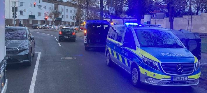 Zeugensuche nach Unfall in Aachen