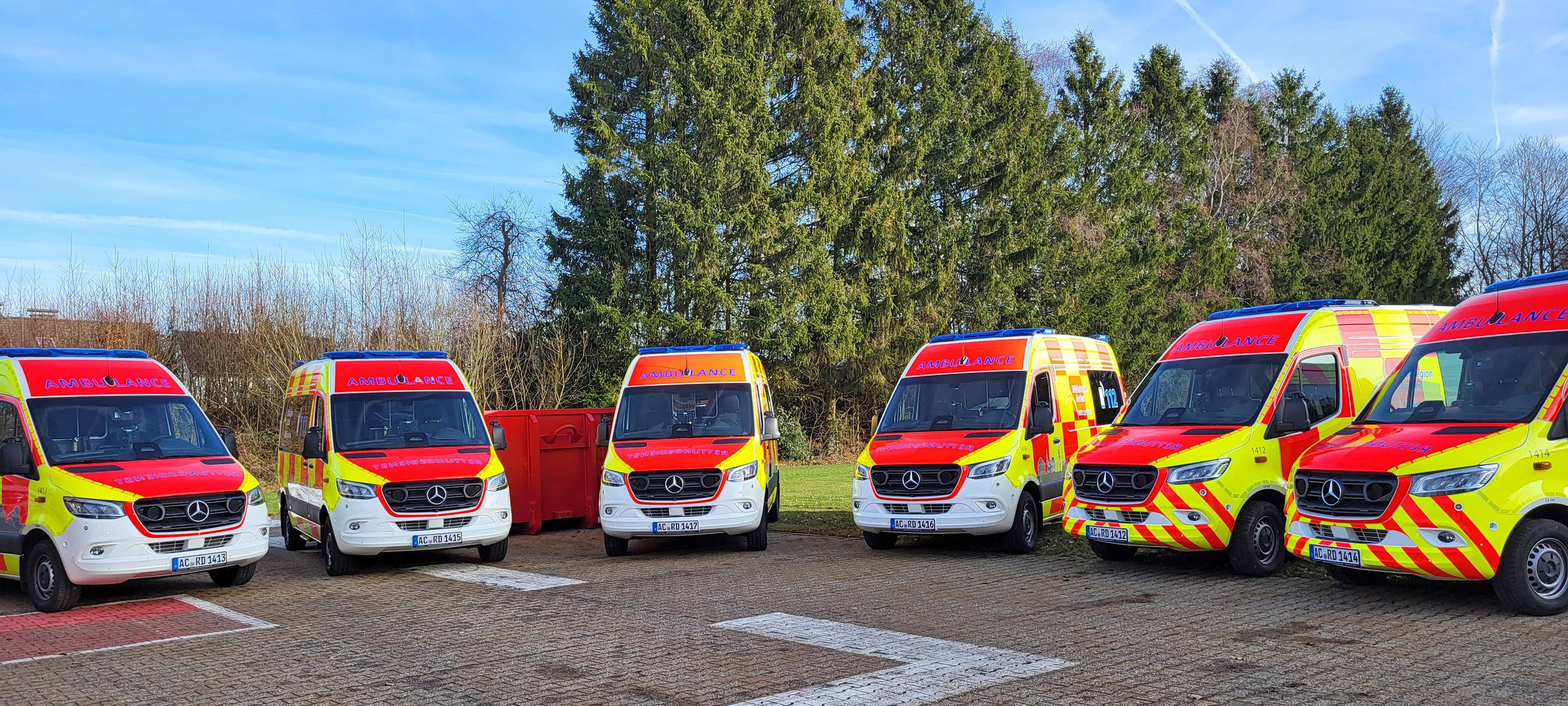 Upgrade im Krankentransport: Elf neue Fahrzeuge