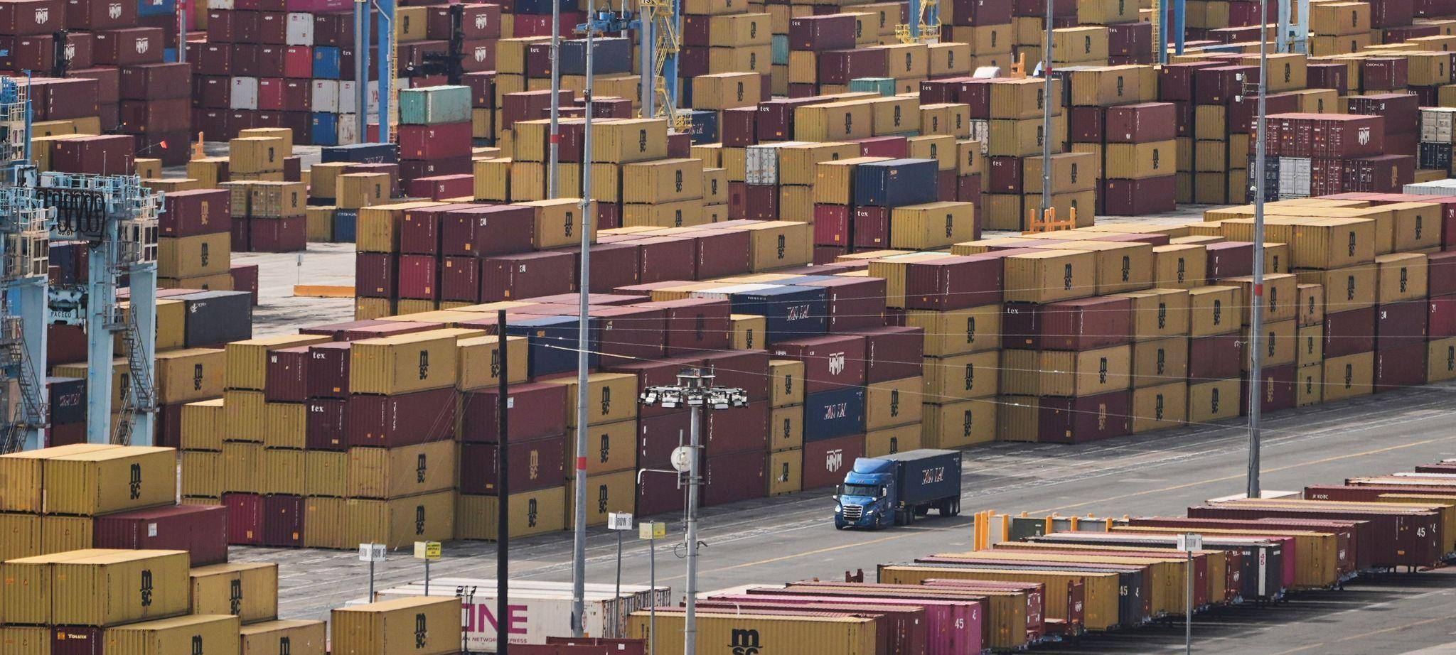 US-Zollpolitik - Containerhafen in Kalifornien