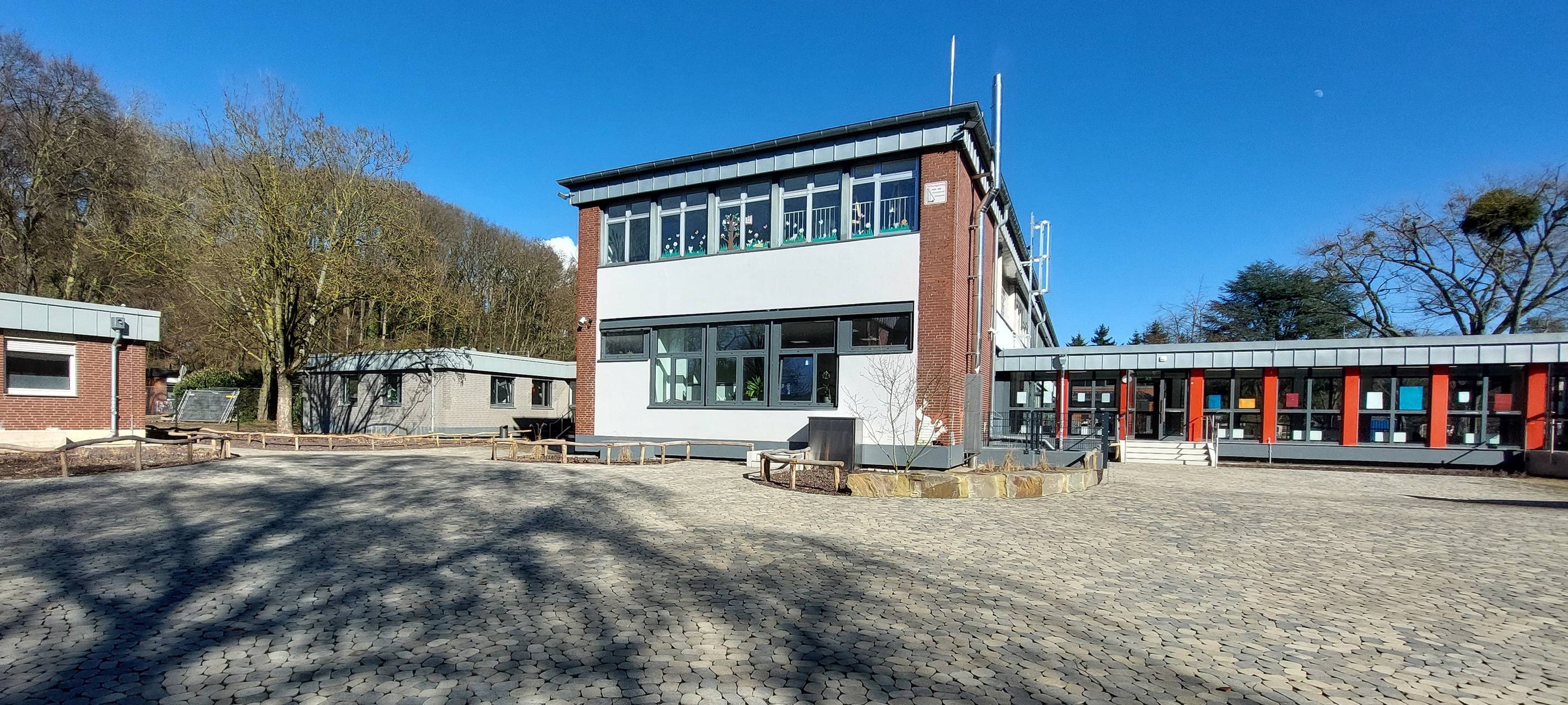 Weisweiler: Grundschule- und Kita-Außengelände fertig