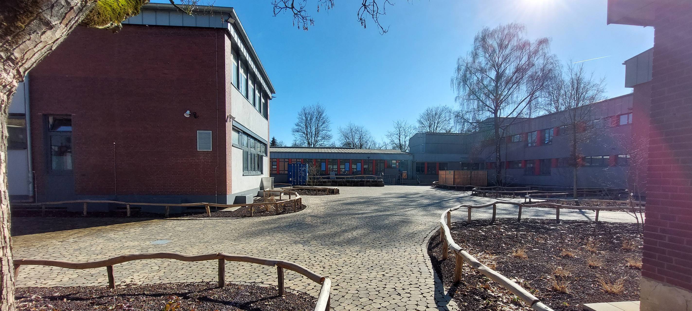 Weisweiler: Grundschule- und Kita-Außengelände fertig