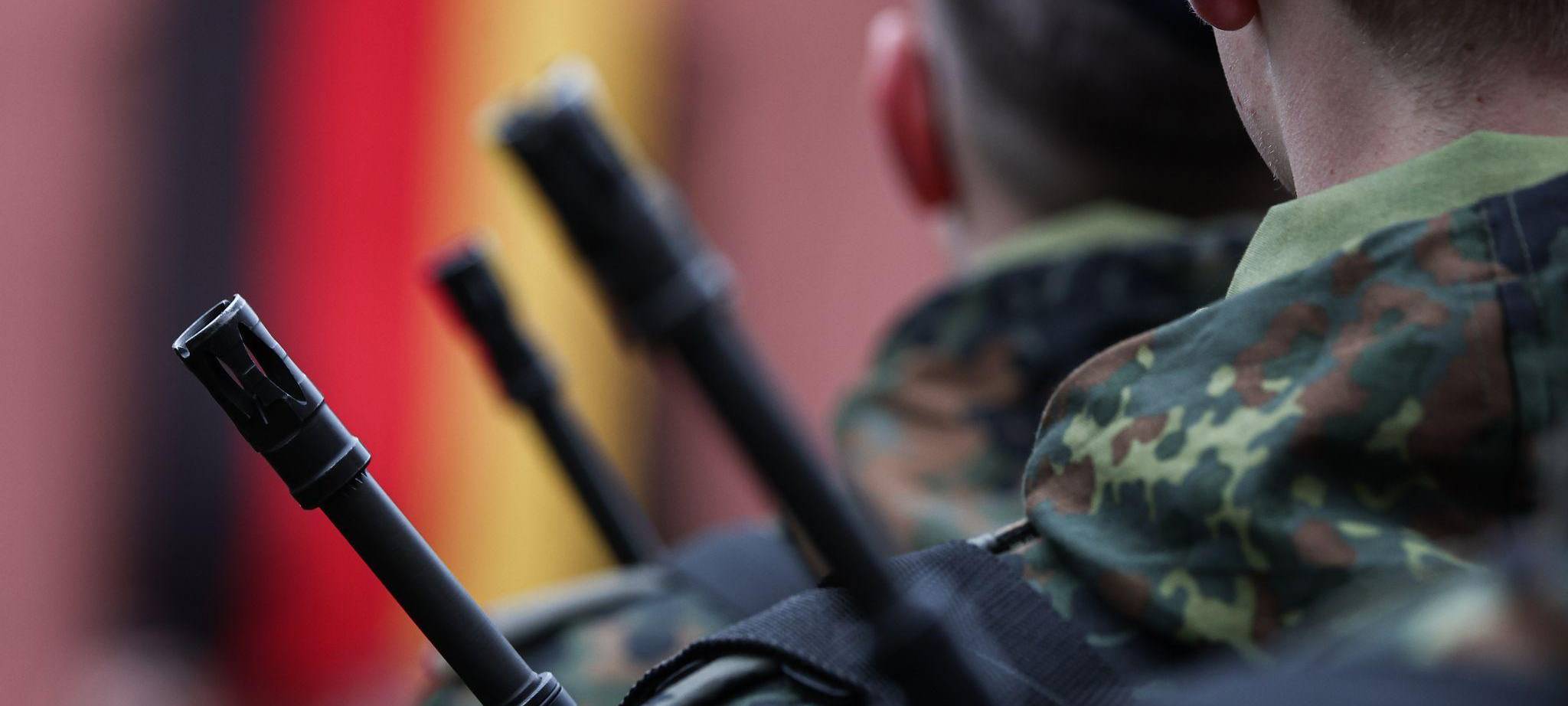 Rekruten beim Gelöbnis