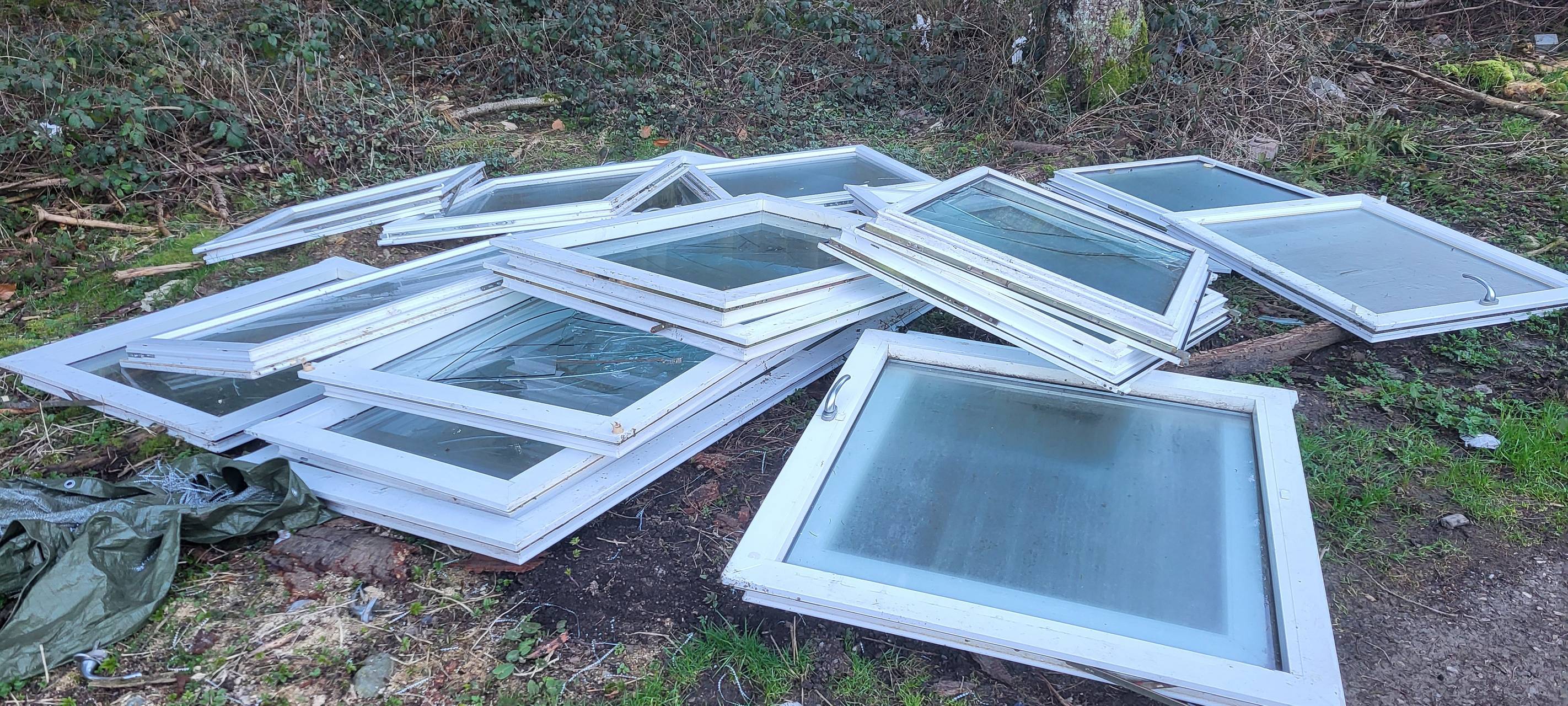 Fenster in Simmerath illegal entsorgt