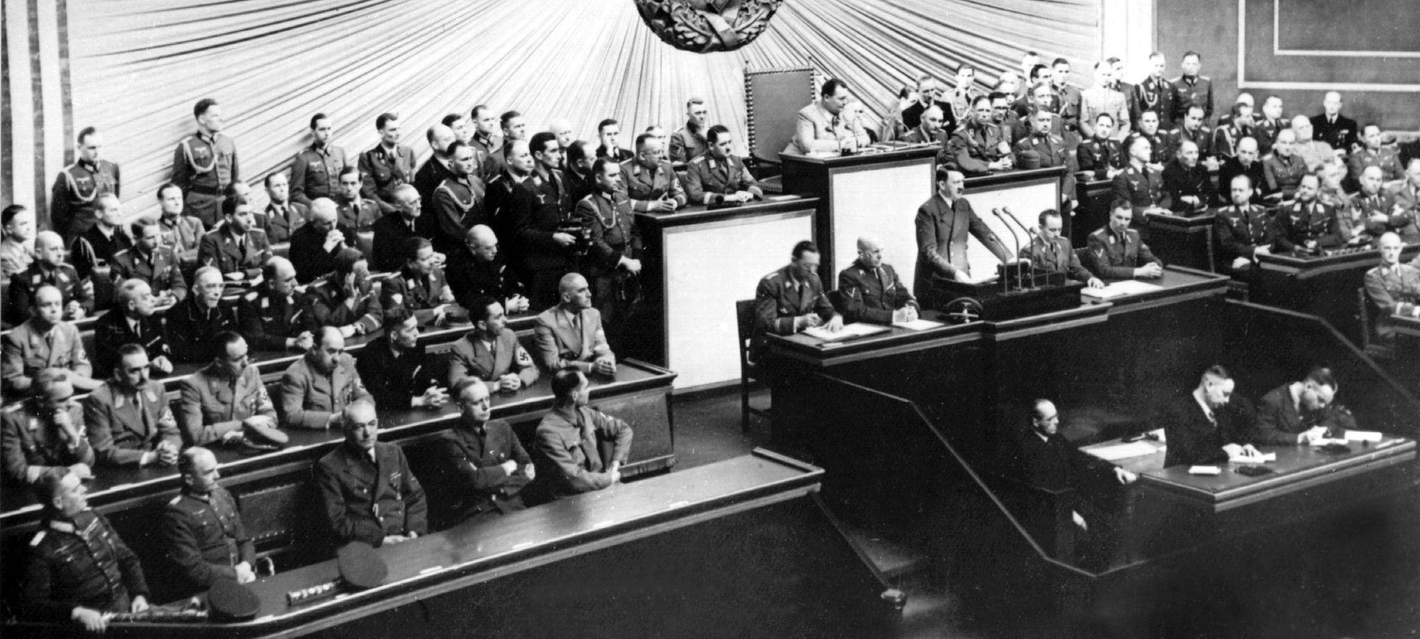 Hitler spricht am 1. September in der Krolloper.