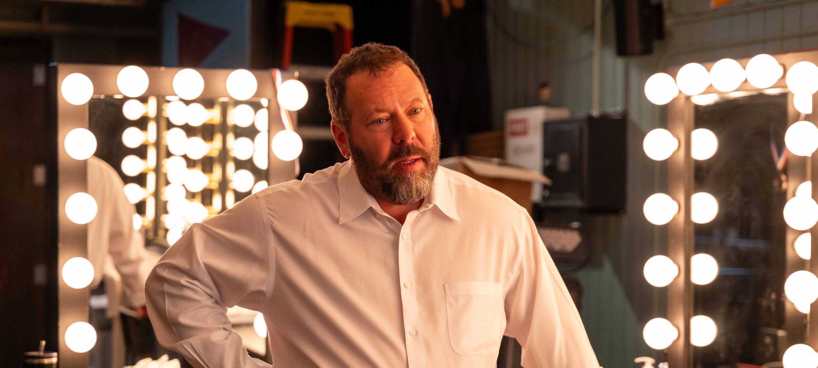 Bert muss sich umstylen, um zurück auf die Bühne zu kommen.