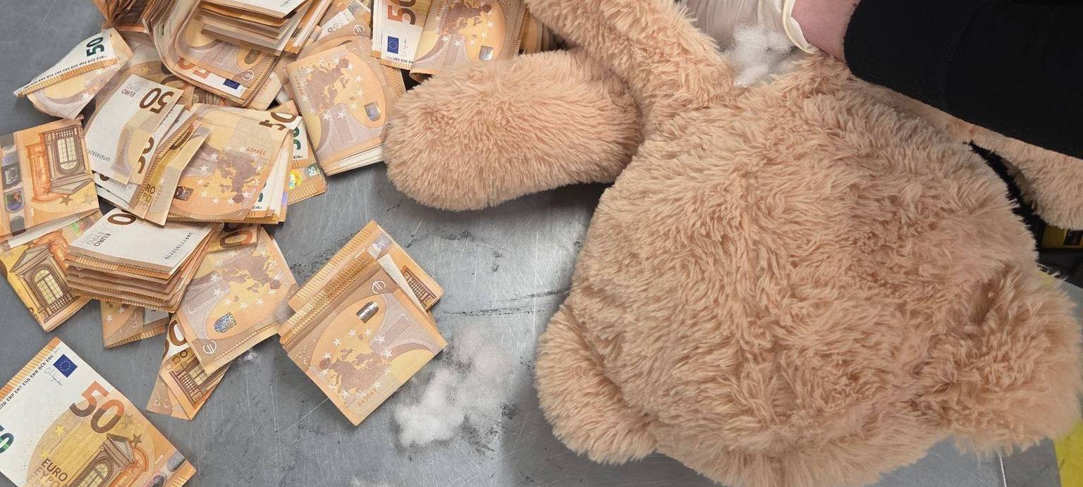 Wertvoller Teddy-Fund am Flughafen Aachen-Maastricht