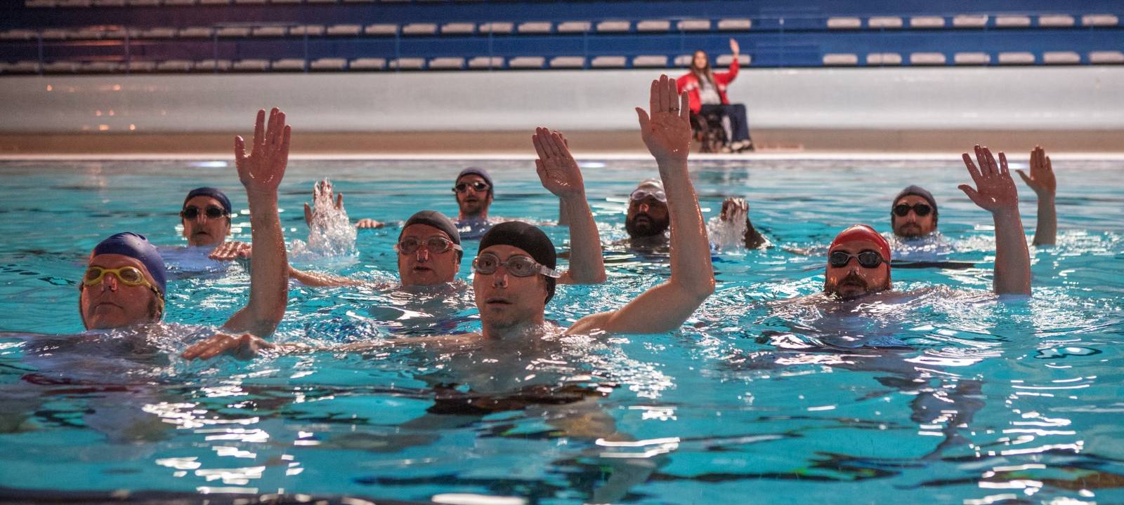 Die Männer trainieren im Schwimmbecken für das große Ziel: Ein internationales Turnier!