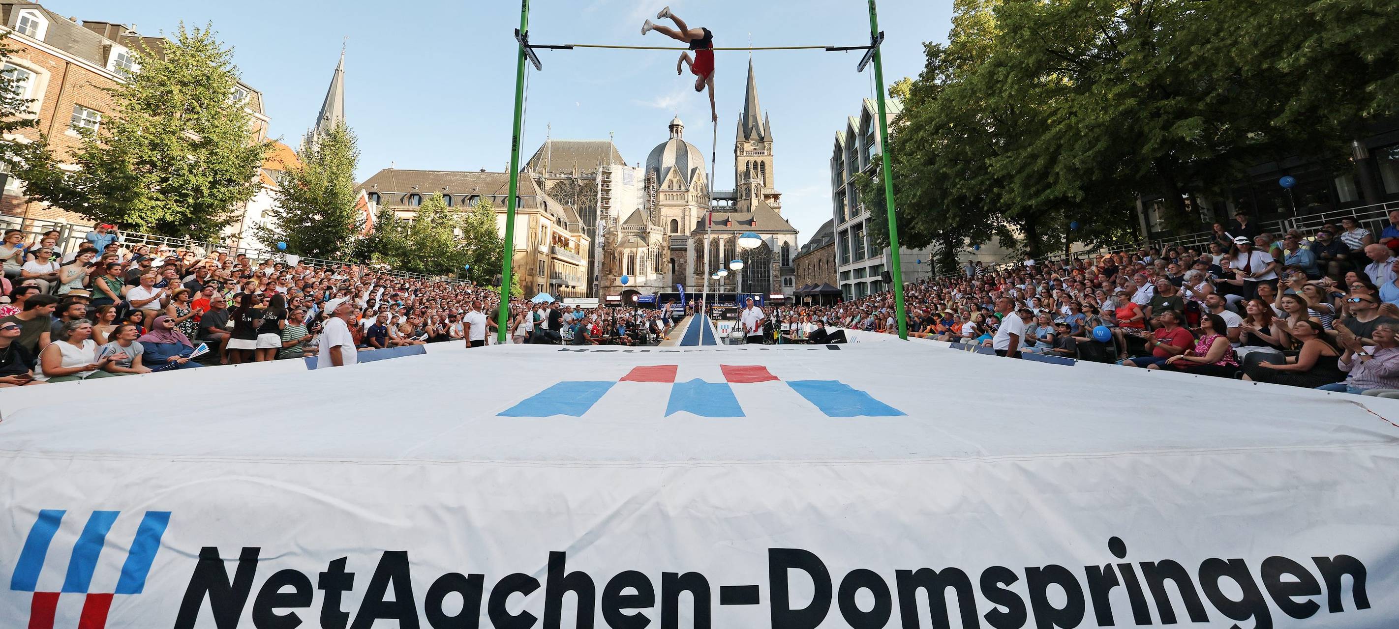 Besondere Atmosphäre beim 21. Domspringen
