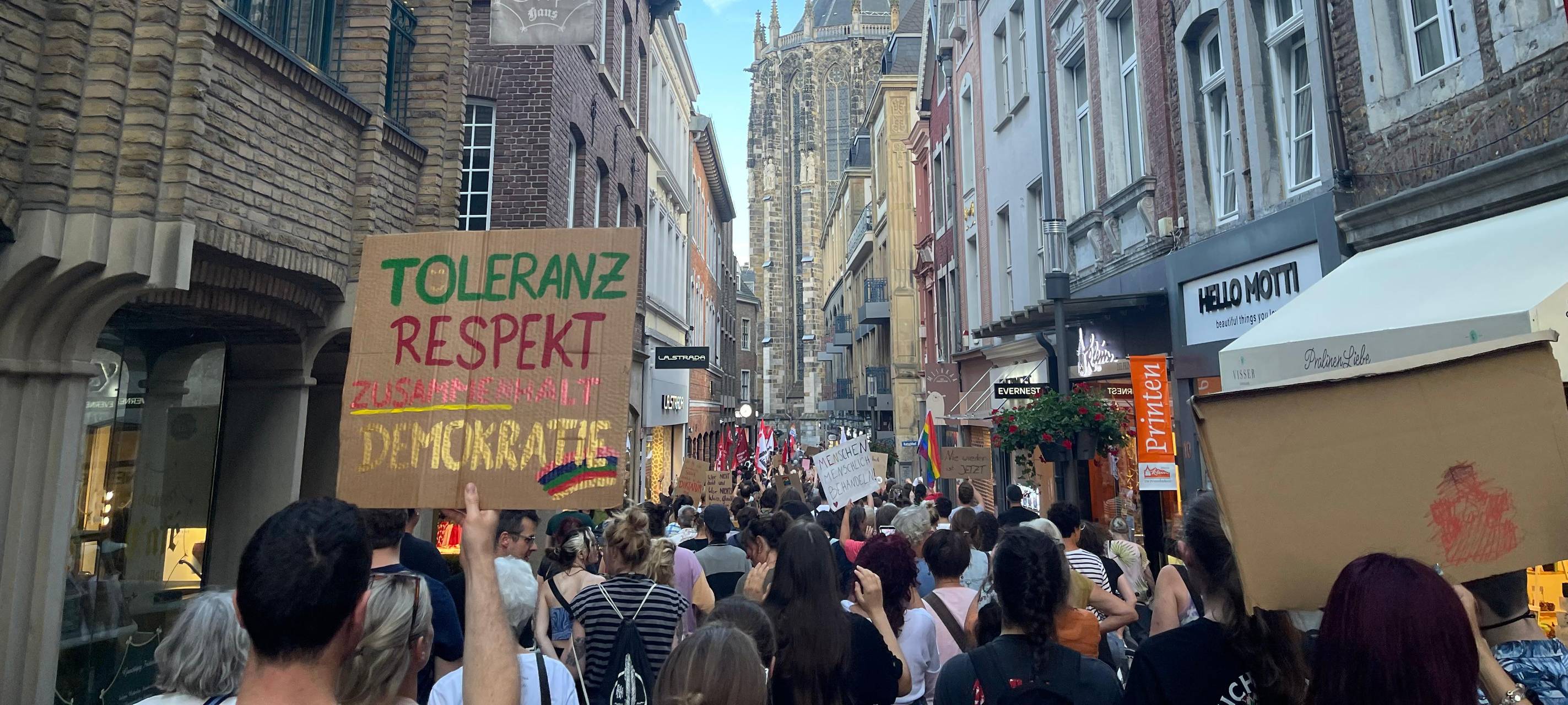 Demo gegen Rechts: Knapp 3.000 Menschen protestieren in Aachen