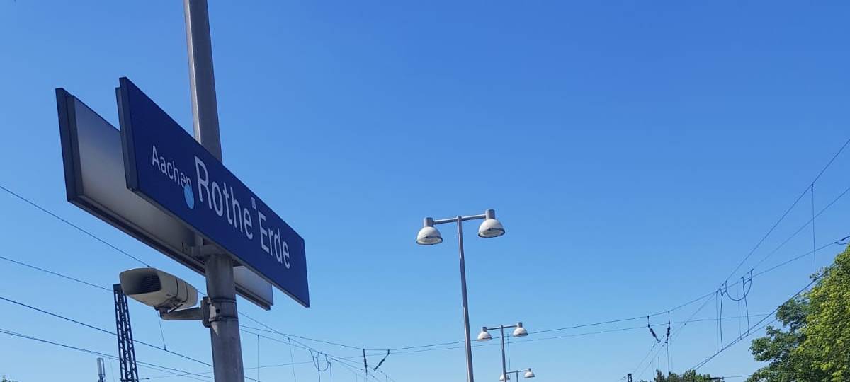 Bahnhof Aachen Rothe-Erde: Güterzug kracht in Einkaufswagen