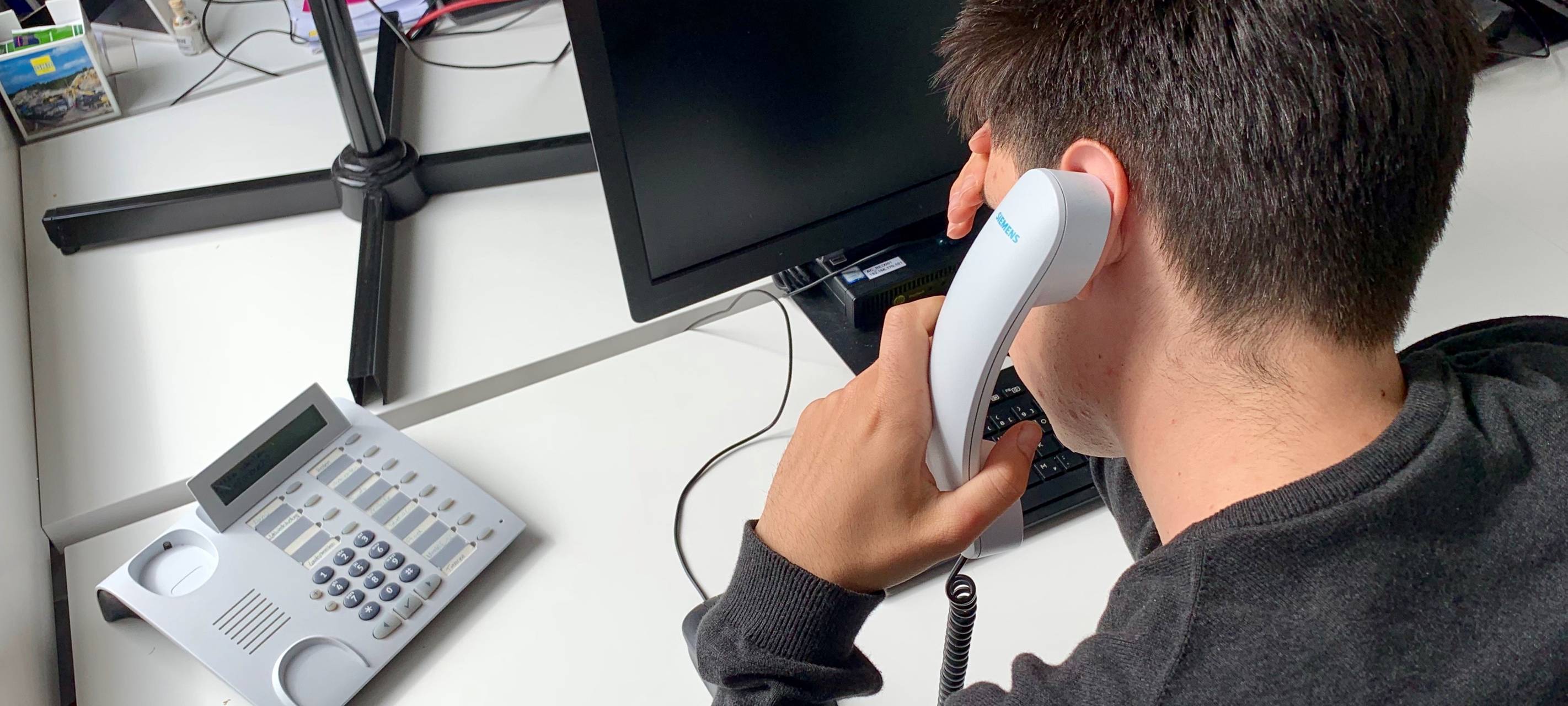 Bezirksregierung Köln bietet Zeugnistelefon an