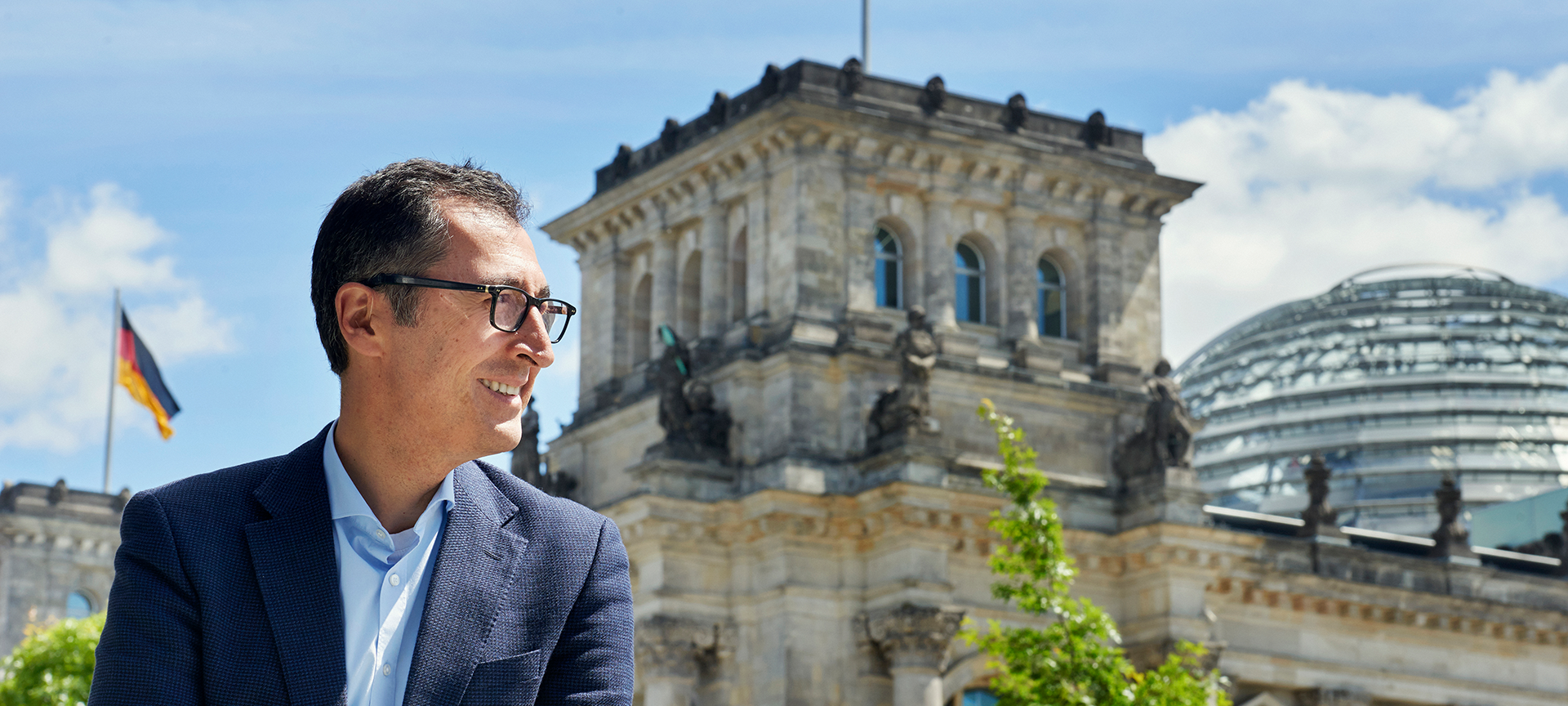 Misereor und Greenpeace übergeben Unterschriften an Özdemir