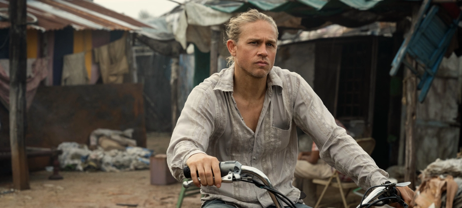 Charlie auf seinem Motorrad.