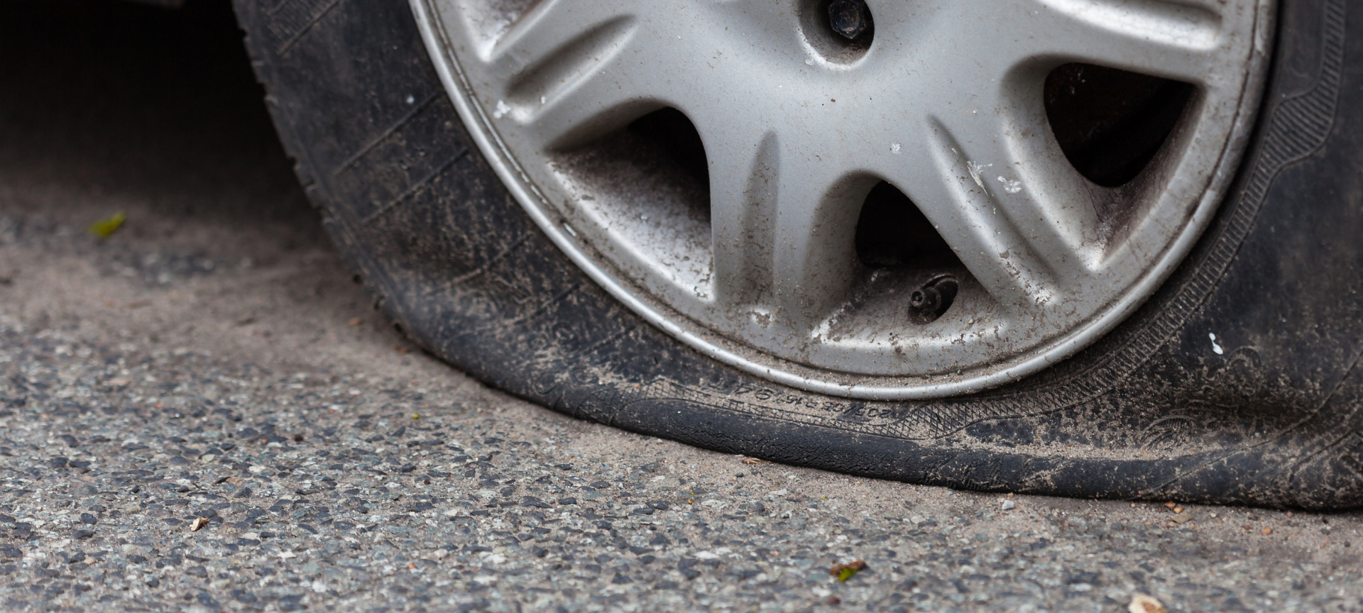 Eschweiler: Reifen aufgestochen