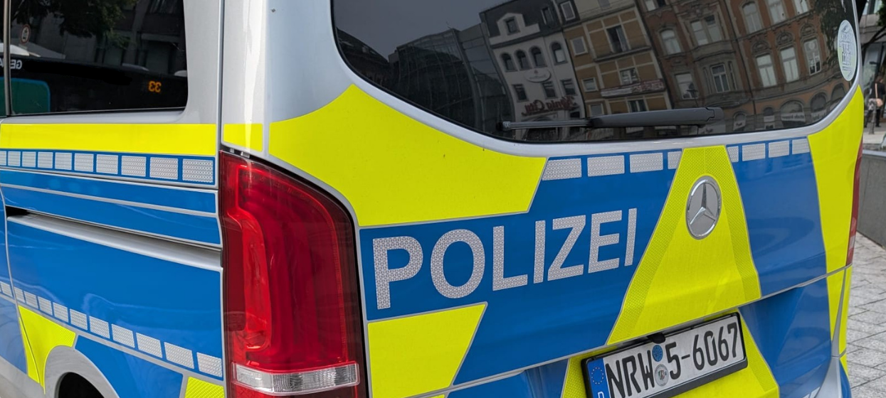Polizei warnt: Aufkleber mit Klingen