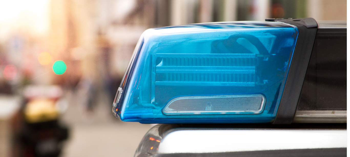 Unfall auf der A4: PKW landet im Graben