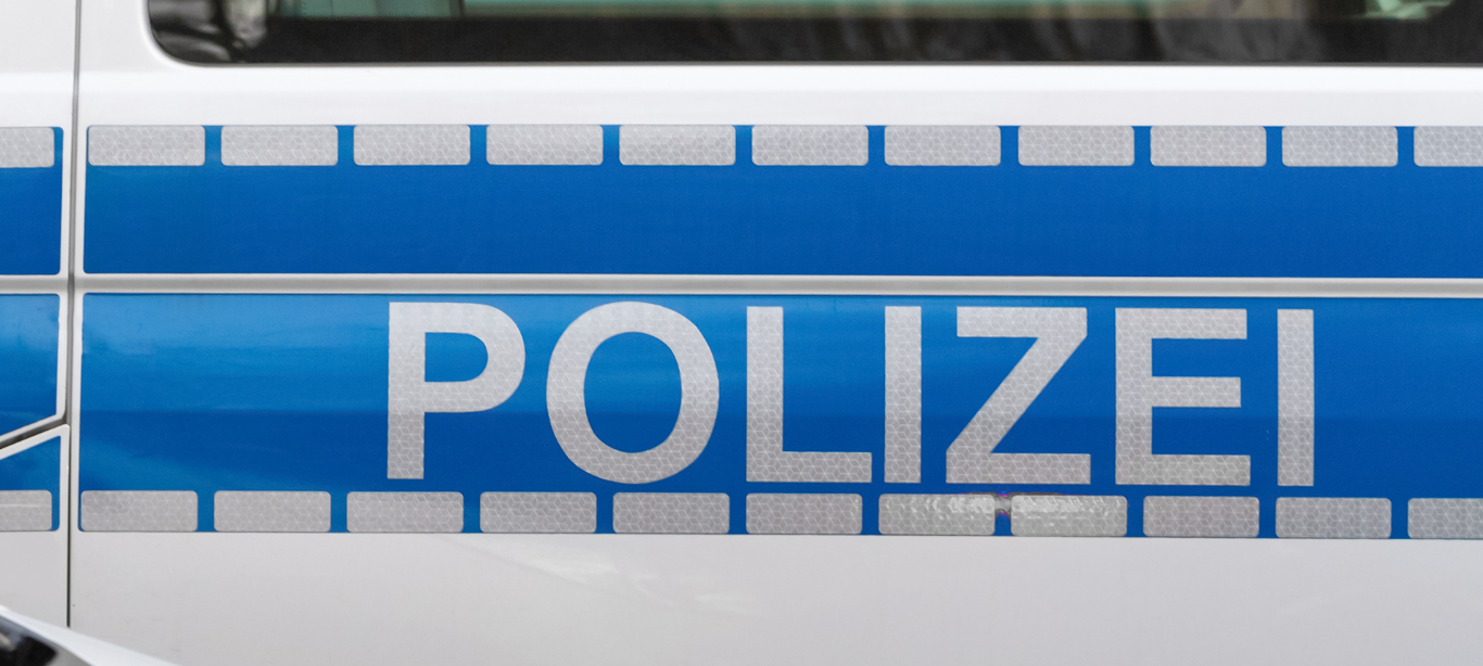 Mehrere Autos beschädigt und durchwühlt