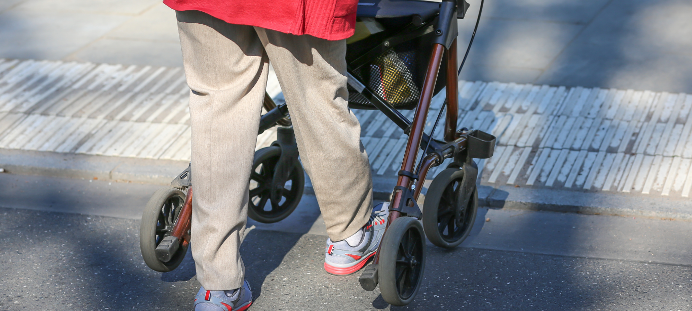 Zeugensuche: 90-Jährige ausgeraubt